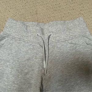 Lululemon gray joggers size 4